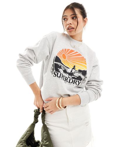 Superdry – travel – locker geschnittenes sweatshirt - Weiß