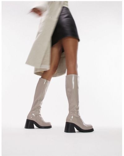 TOPSHOP Maisie - bottes larges hauteur genou à talon carré - cassé - Blanc