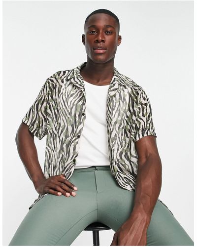 TOPMAN – transparentes hemd mit knitterstruktur, langem reverskragen und khaki zebramuster - Mehrfarbig