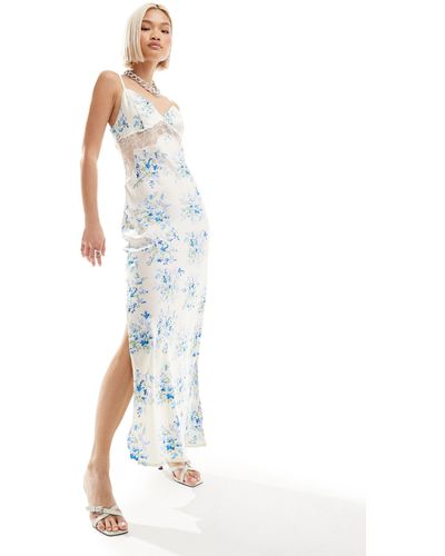 emory park Vestido largo color crema con estampado floral azul - Blanco