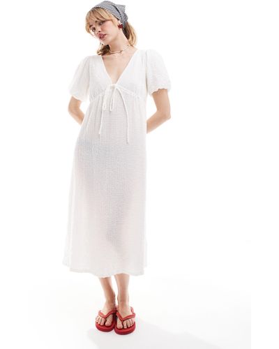 Glamorous Textured V-neck Midi Dress - White