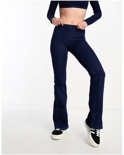 Pull&Bear Jeans a zampa elasticizzati indaco senza cuciture - Blu
