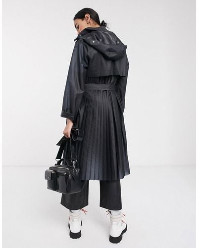 HUNTER Original Vinyl Trench Coat With Pleated Back Detail - Black