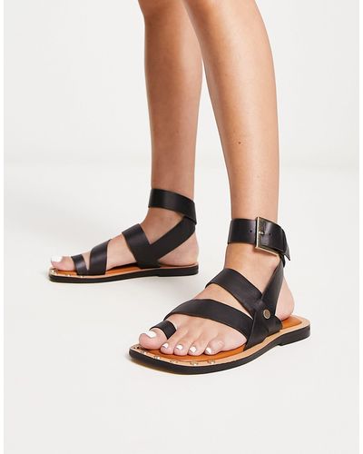 ASOS Foxy - sandales plates en cuir avec clou et passant d'orteil - noir - Blanc