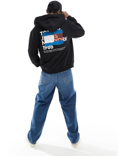 Tommy Hilfiger Felpa comoda con cappuccio nera con zip e graffiti - Blu