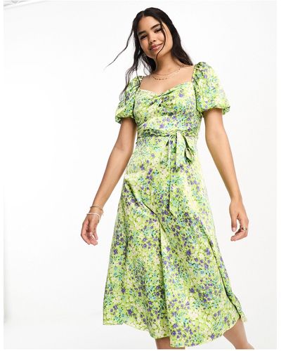 New Look Vestito midi arricciato sul davanti con scollo squadrato e maniche a sbuffo a fiori - Verde