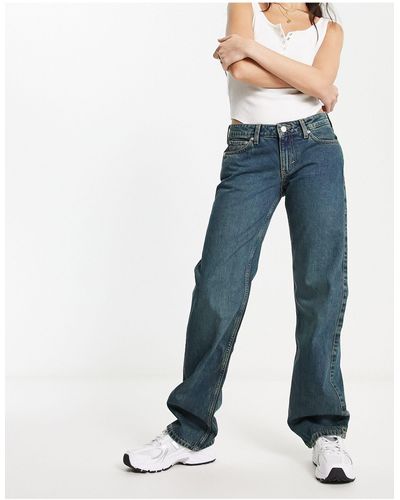 Weekday – arrow – jeans mit geradem bein und niedrigem bund mit waschung - Blau