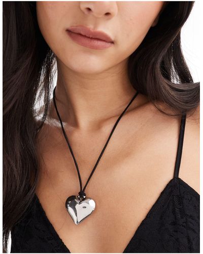 Daisy Street Wrap Rope Tie Necklace With Heart - Black