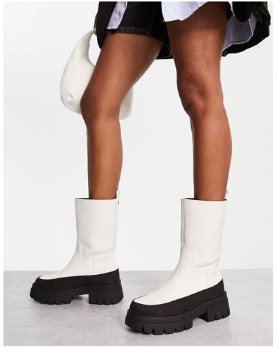River Island Contrast Sole Detail Pull-on Chunky Boots - White