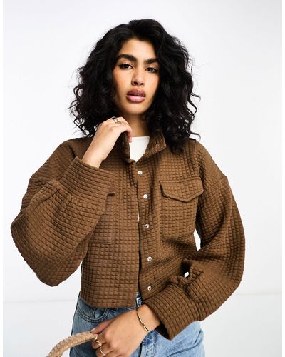 NA-KD Cropped Quilted Jacket - Brown