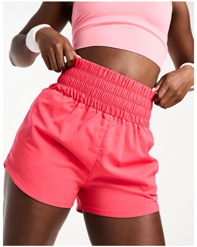 Nike One - short 3 pouces en tissu dri-fit à taille haute - rose