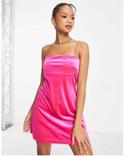 New Look – samtkleid im stil der 90er - Pink
