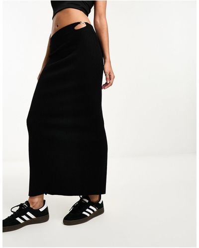 Bershka Cut Out Buckle Detail Knitted Midi Skirt - Black
