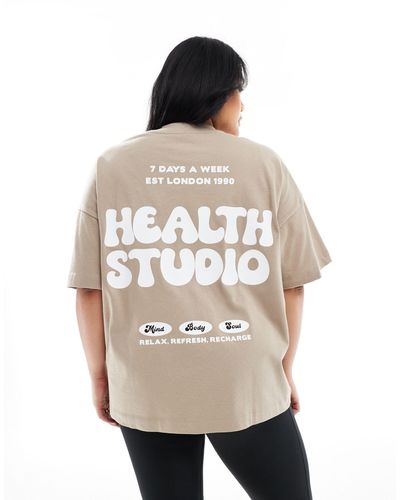 ASOS 4505 Curve - t-shirt pesante oversize color caffellatte con stampa "health" sul retro - Neutro