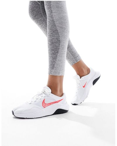 Nike – legend essential 3 – sportschuhe - Grau