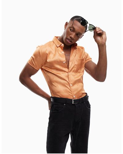 ASOS Camisa color melocotón entallada con diseño floral - Naranja