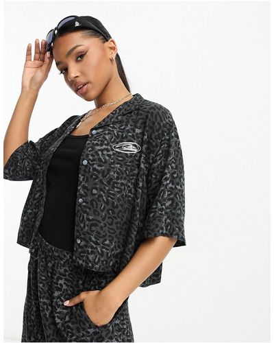 Quiksilver Cropped Overhemd Met Luipaardprint - Zwart