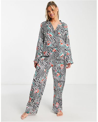 ASOS Satijnen Pyjamaset Van Overhemd En Broek Met Bloemen- En Dierenprint - Wit