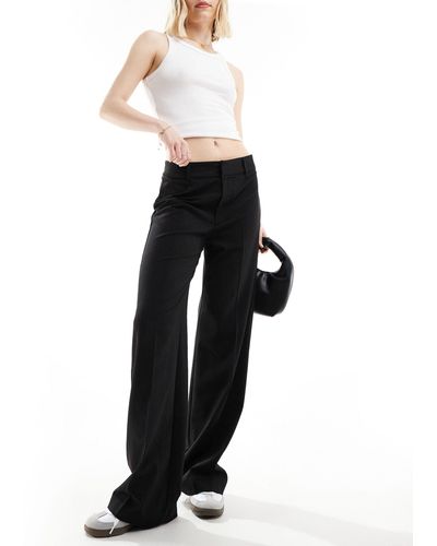 Pull&Bear Pantaloni sartoriali a fondo ampio neri con motivo gessato e bordi a contrasto - Grigio