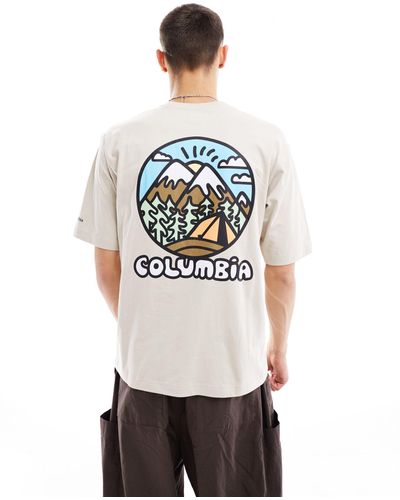 Columbia Camiseta color piedra con estampado en la espalda hike happiness ii exclusiva en asos - Blanco