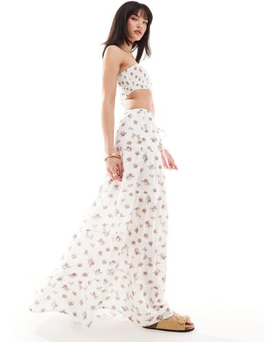 Wednesday's Girl Ditsy Floral Tiered Boho Maxi Skirt - White