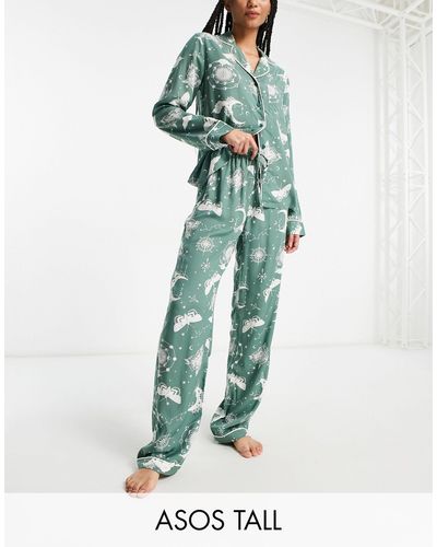 ASOS Asos design tall – modal-pyjama aus hemd und hose mit astrologie-muster - Grün