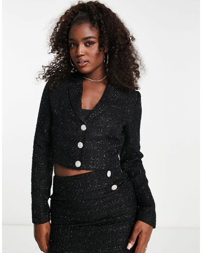 Miss Selfridge Blazer court d'ensemble en tissu bouclé avec boutons à strass - Noir