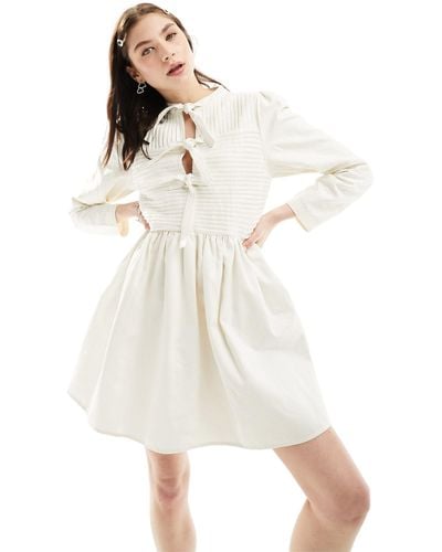 Ghospell Long Sleeve Bow Mini Smock Dress - White