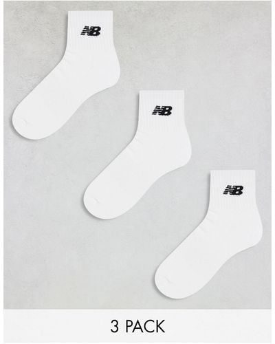 New Balance Confezione da 3 calzini alla caviglia bianchi con logo - Bianco