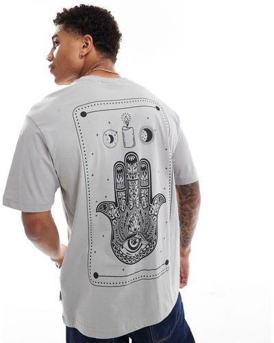 Only & Sons T-shirt vestibilità comoda grigia con stampa mano hamsa sul retro - Grigio