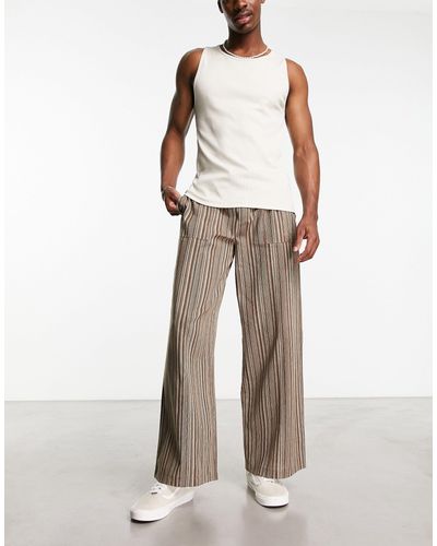 Collusion Pantalones marrones con acabado texturizado - Neutro
