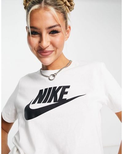 Nike T-shirts for Women | Online Sale up to 54% off | Lyst Canada