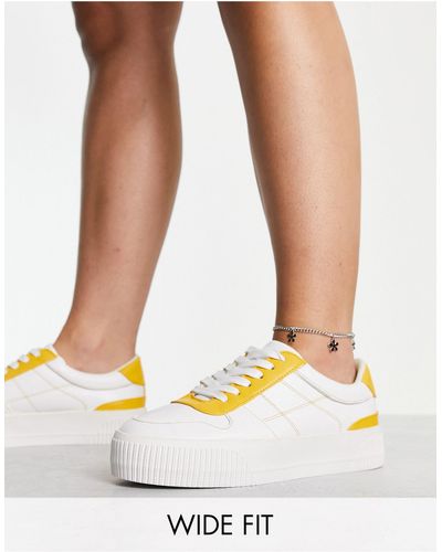 ASOS Duet - sneakers stringate a pianta larga bianche/gialle con suola flatform - Bianco