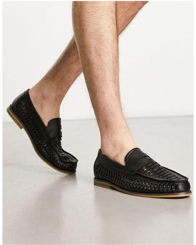 Truffle Collection – gewebte penny-loafer aus schwarzem kunstleder mit stegdetail