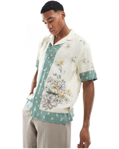 Abercrombie & Fitch Camicia a maniche corte a fiori color crema e verde con stampa sui bordi - Blu