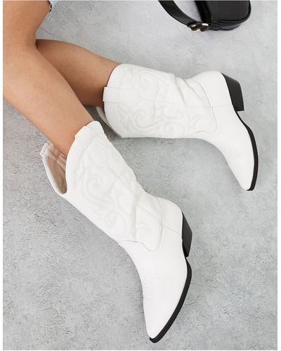 ASOS – andi – flache, kniehohe stiefel im western-stil - Weiß