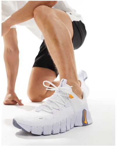 Nike Free metcon 5 - sneakers bianche e arancioni - Bianco