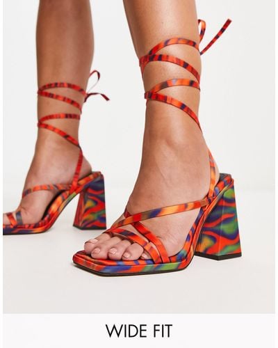 ASOS Wide fit – nara – mehrfarbige riemchen-sandalen mit blockabsatz - Rot