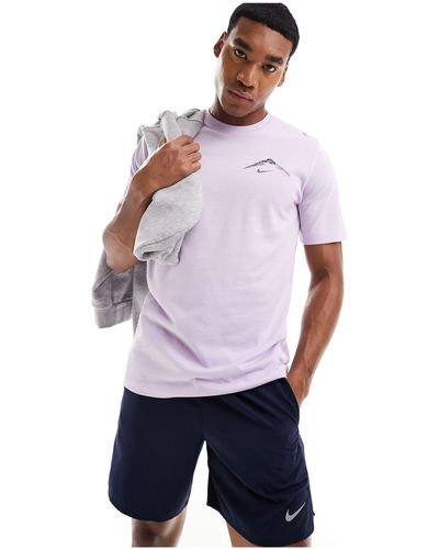 Nike Camiseta morada con logo dri-fit trail - Morado