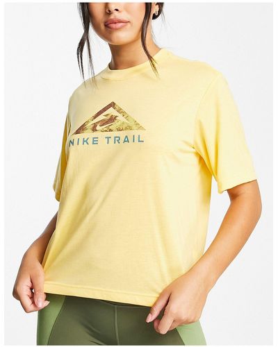Nike Trail - t-shirt à logo - Jaune