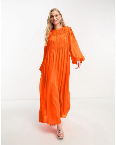 ASOS Vestido largo luminoso extragrande con pecho fruncido - Naranja