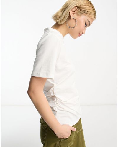 SELECTED Femme - t-shirt bianca con arricciatura laterale e maniche ampie - Bianco
