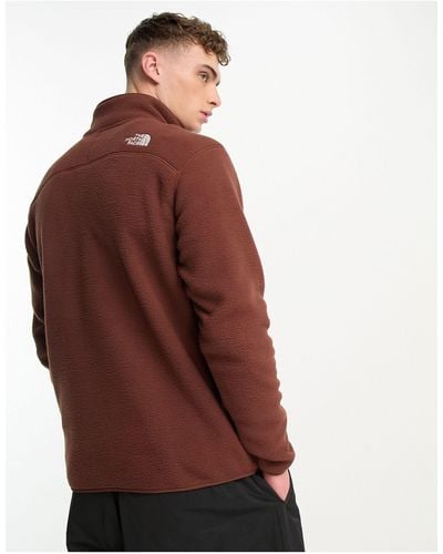 The North Face – shispare – brauner pullover aus hochflorigem fleece mit kurzem reißverschluss, exklusiv bei asos - Rot