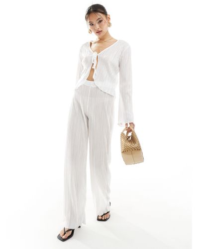 Missy Empire Exclusive Plisse Wide Leg Beach Trousers Co-ord - White