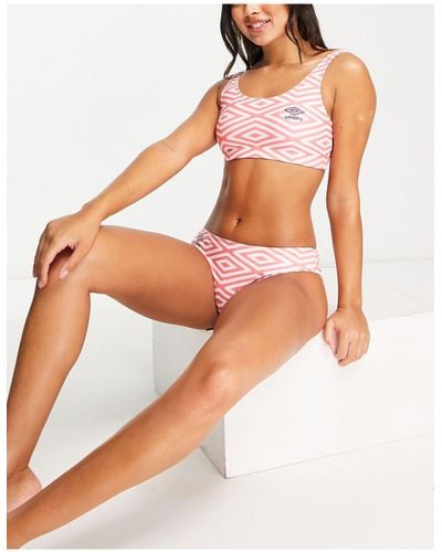 Umbro – bade-set aus kurz geschnittenem bikinioberteil und bikinihose - Orange