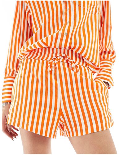 emory park – lässige shorts mit weißen und farbenen streifen, kombiteil - Orange