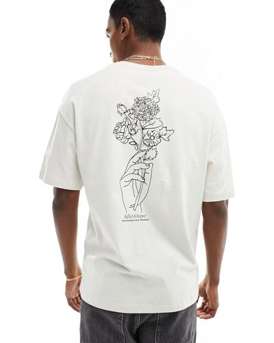 Jack & Jones T-shirt oversize beige con stampa di fiore stilizzato sulla schiena - Bianco