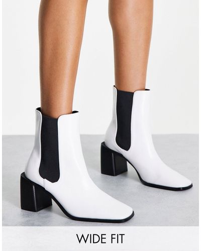 Raid Wide Fit Kennedi Mid Heel Chelsea Boots - White