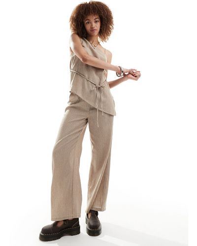 Reclaimed (vintage) Pantalon d'ensemble droit aspect lin à fines rayures - Neutre