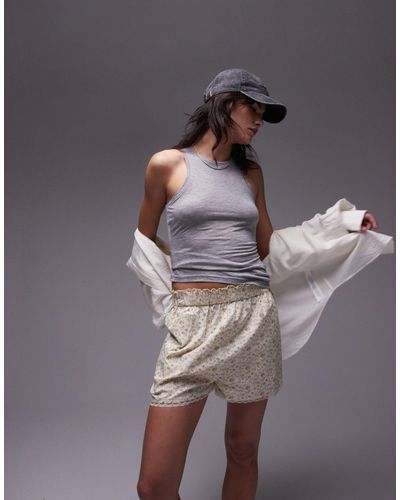 TOPSHOP – pull-on-shorts mit mehrfarbigem blumenprint und spitzenbesatz, kombiteil - Grau